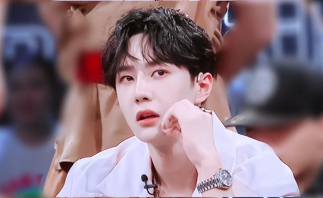 王一博|王一博反撩小宝，粉丝神回复：不要“撩”一头狮子，哪怕它是幼狮