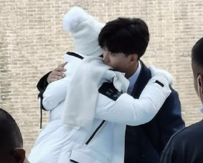 一生一世|《一生一世》在热拍，路人却偶遇偷拍，生图下的主角太般配了吧