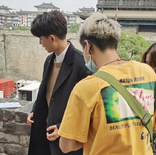 一生一世|《一生一世》在热拍，路人却偶遇偷拍，生图下的主角太般配了吧