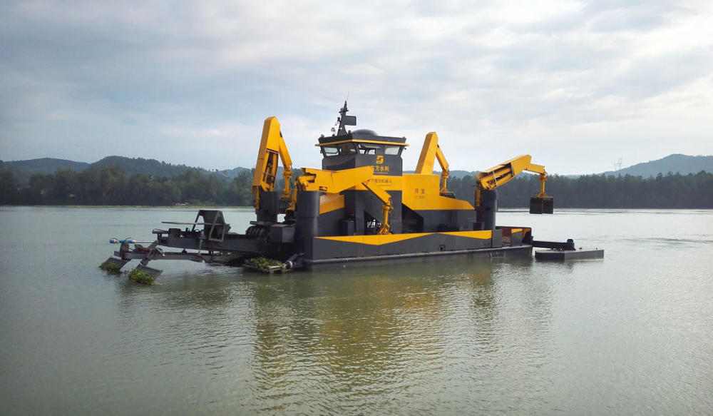 水上清污机器人自动巡航漂浮物打捞率达99以上