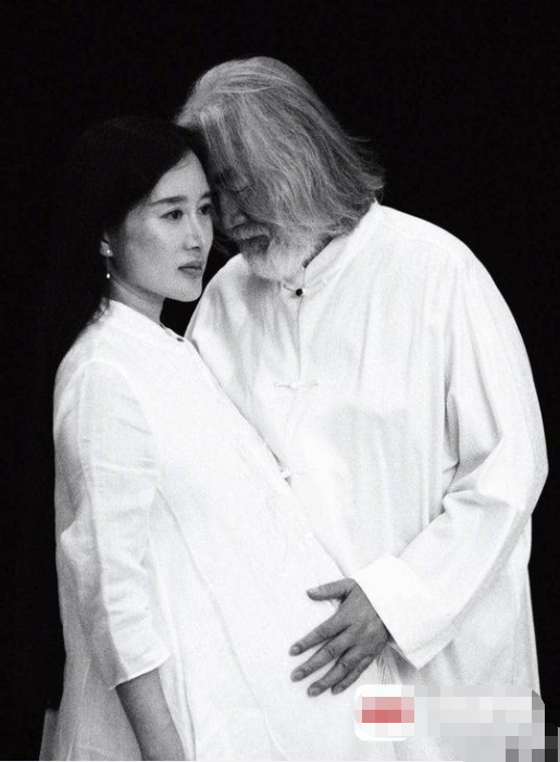 张纪中|张纪中官宣再婚！娇妻手段高明，婚后投资多家公司认缴额960万