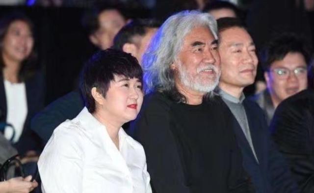 张纪中|张纪中晒与杜星霖结婚证，爱妻子生两娃终正名，助理成第三任妻子