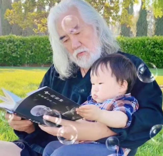 张纪中|张纪中晒与杜星霖结婚证，爱妻子生两娃终正名，助理成第三任妻子