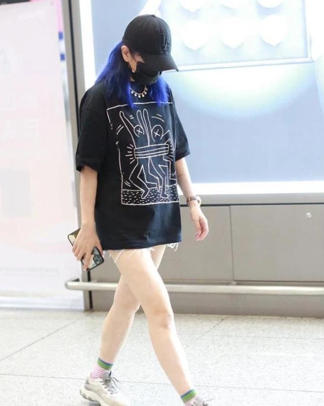 整容|有种“整容”叫赵薇变瘦，颜值不减下衣失踪，“漫画腿”十分耀眼