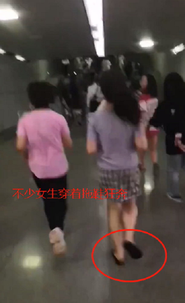 王俊凯|追星有多好笑？传王俊凯拍戏引发学生轰动，整栋楼都为他“颤抖”