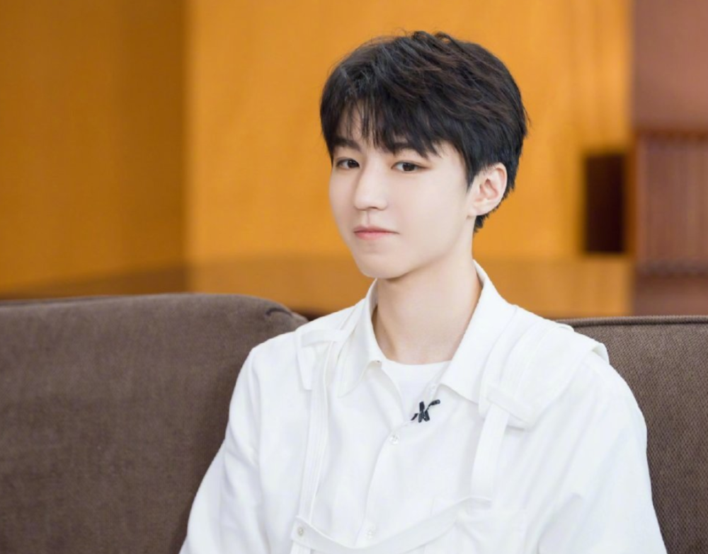 王俊凯|追星有多好笑？传王俊凯拍戏引发学生轰动，整栋楼都为他“颤抖”