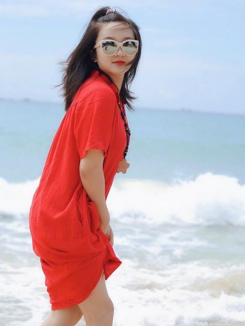 林妙可|21岁林妙可近况曝光！身材发福拉链拉不上，教网友化妆被嘲技术差