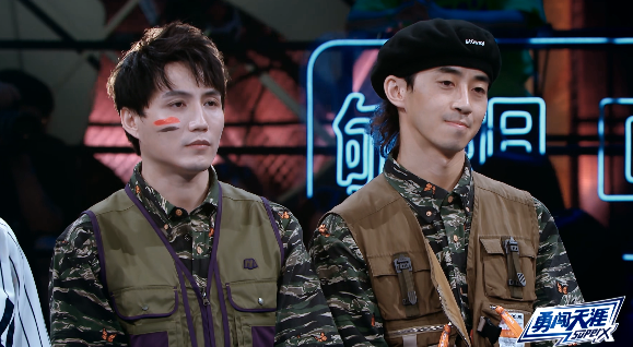 钟汉良|钟汉良淘汰肖杰有点迷，小宝晋级缺乏说服力，张艺兴暖心归还戒指