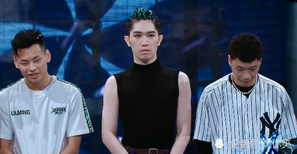 钟汉良|钟汉良淘汰肖杰有点迷，小宝晋级缺乏说服力，张艺兴暖心归还戒指