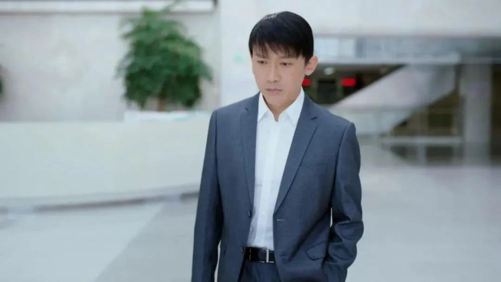 吴谨言|吴谨言新剧遭吐槽，人设浮夸不真实，剧情狗血毁三观