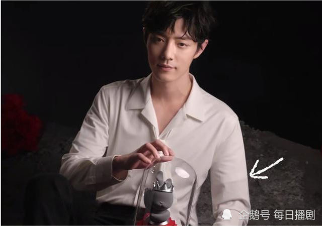 肖战|肖战火锅局宣传片发布，44秒新物料，还是熟悉的那件打底衫