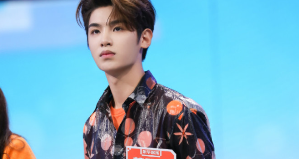 黄明昊|江疏影、郑恺上演“无聊”名场面劝退观众，不如黄明昊的即兴反应