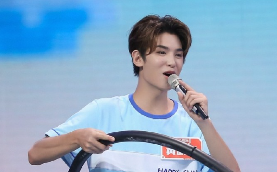 黄明昊|江疏影、郑恺上演“无聊”名场面劝退观众，不如黄明昊的即兴反应