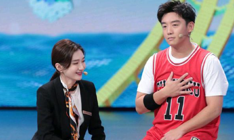 黄明昊|江疏影、郑恺上演“无聊”名场面劝退观众，不如黄明昊的即兴反应