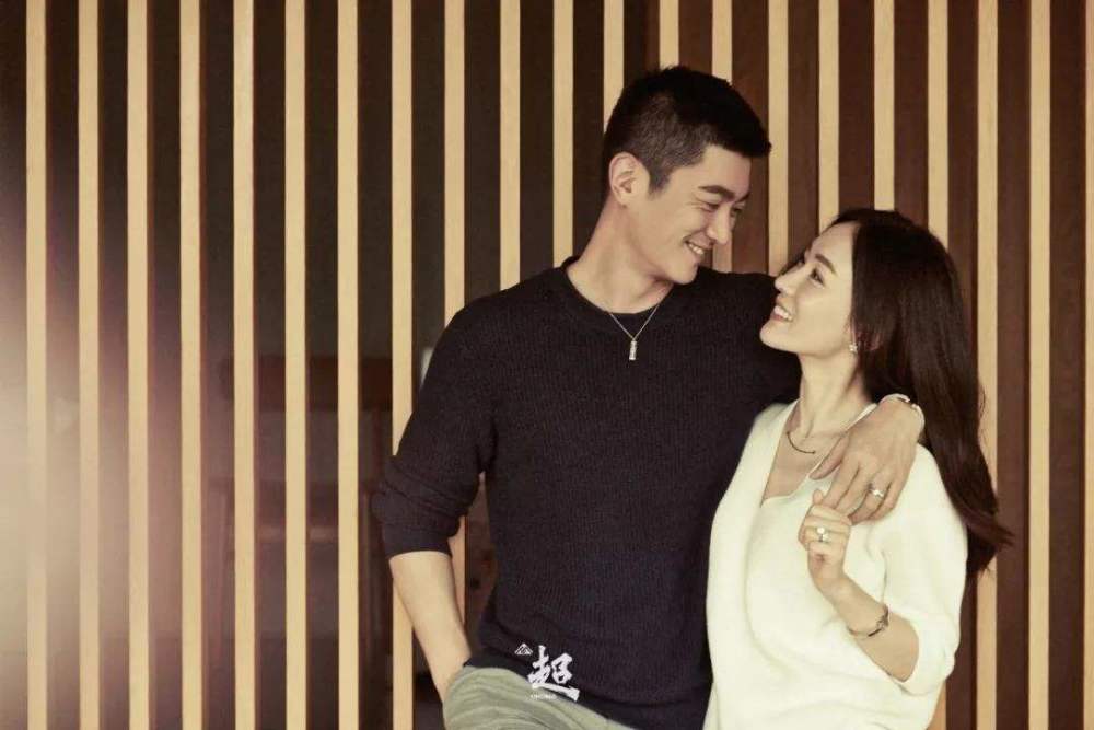 霍思燕|杜江夫妇现身机场，霍思燕身材反弹变化大，腿比老公腿还粗发际线抢镜