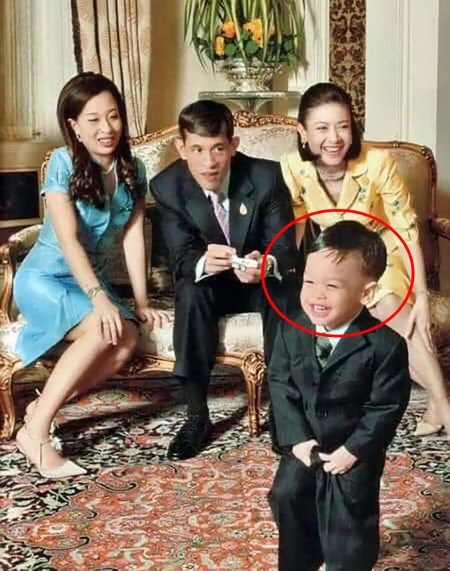 15岁泰王小儿子即将选妃已有中意小女友混血基因颜值高