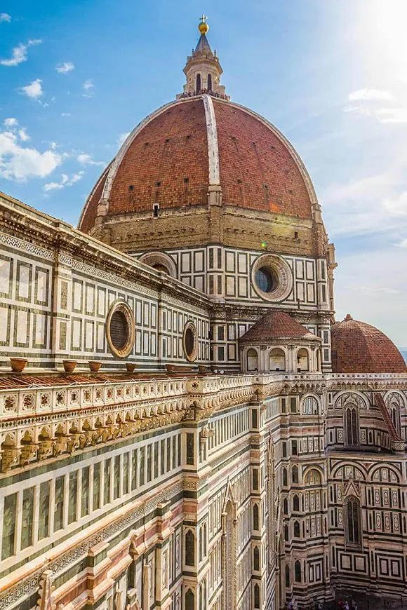 戴安娜·达克|哥特风格原属阿拉伯世界？建筑文化战争的历史秘密