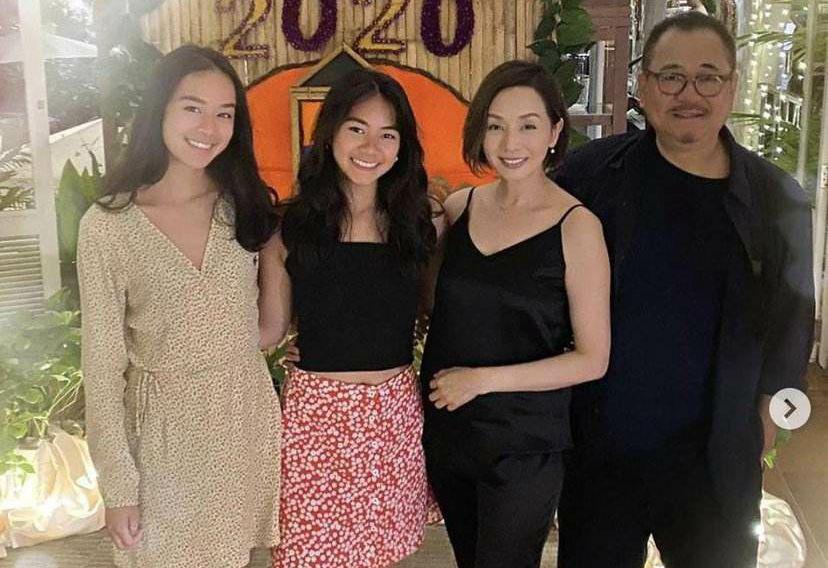 60岁毛舜筠曝女儿长相健康肤色自信大方与张国荣有隐秘关系