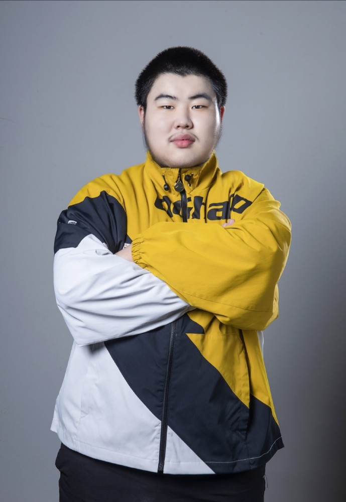 qg小胖和主播李知恩恩怨升级为什么职业呼吸权如此低下可怜的麟羽