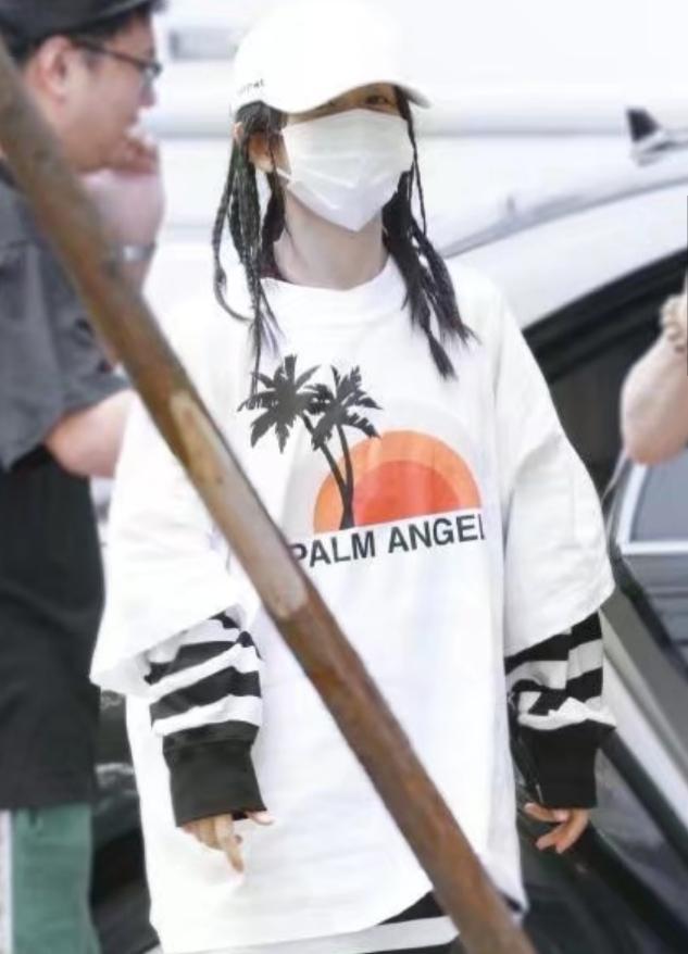 谢娜|谢娜小腹弧度明显再有喜？近照大多衣着宽松，年前曾亲自否认怀孕