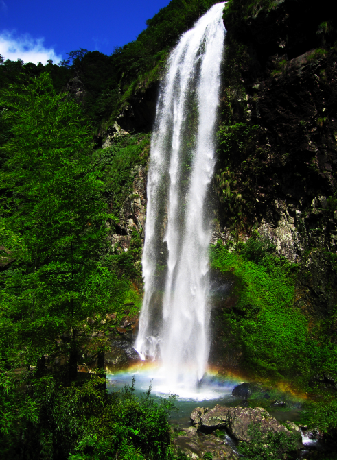 神龙飞腾银河飞泻龙泉的瀑布究竟有多壮观看这里