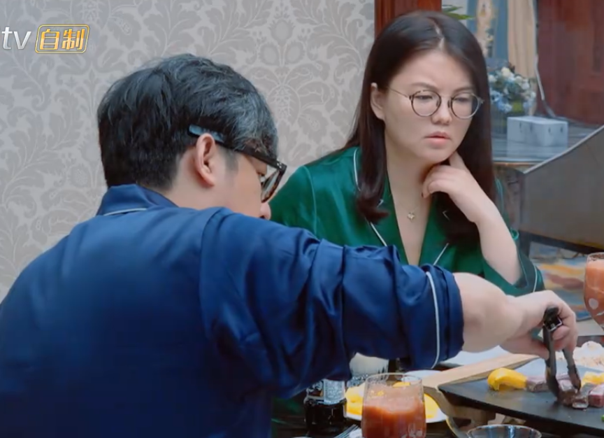 王岳伦|想吃李湘和王岳伦家的早餐！桌子上的这块肉，很多人吃不起！