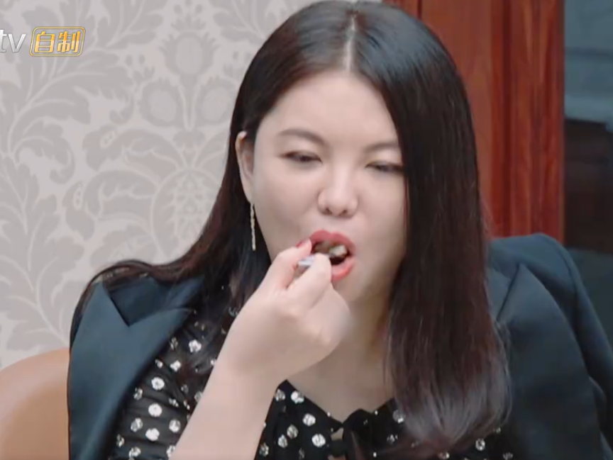 王岳伦|想吃李湘和王岳伦家的早餐！桌子上的这块肉，很多人吃不起！