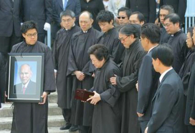 霍启刚|霍英东原配夫人病逝享年97岁，霍启刚证实奶奶将与爷爷合葬