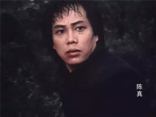 41年前,梁小龙混血娇妻散步时遭泼硫酸,花400万整容后仍被抛弃