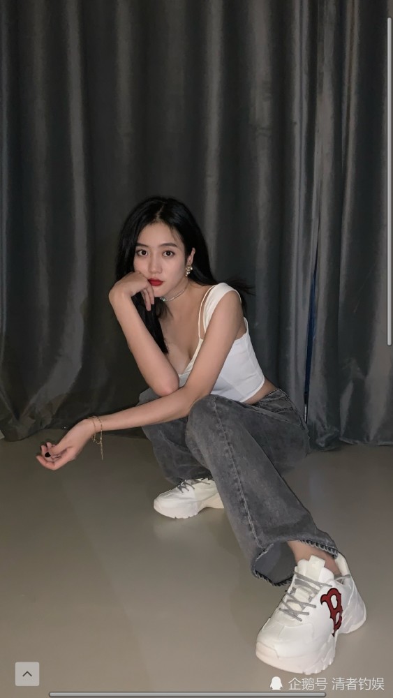 王梓薇表情包博文走红网络,被网友认为在内涵李汶翰,你咋看