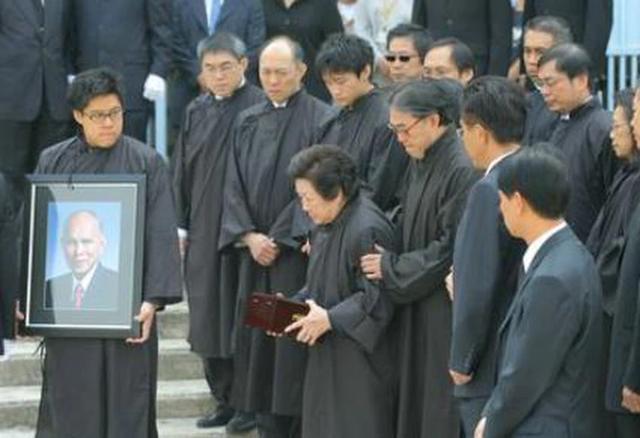 霍英东|霍英东原配夫人病逝享年97岁，霍启刚证实奶奶安详离世，将与爷爷合葬