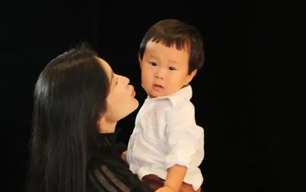 杜星霖|比张纪中小30多岁的“娇妻”杜星霖，究竟是什么来头？