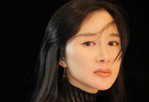 杜星霖|比张纪中小30多岁的“娇妻”杜星霖，究竟是什么来头？