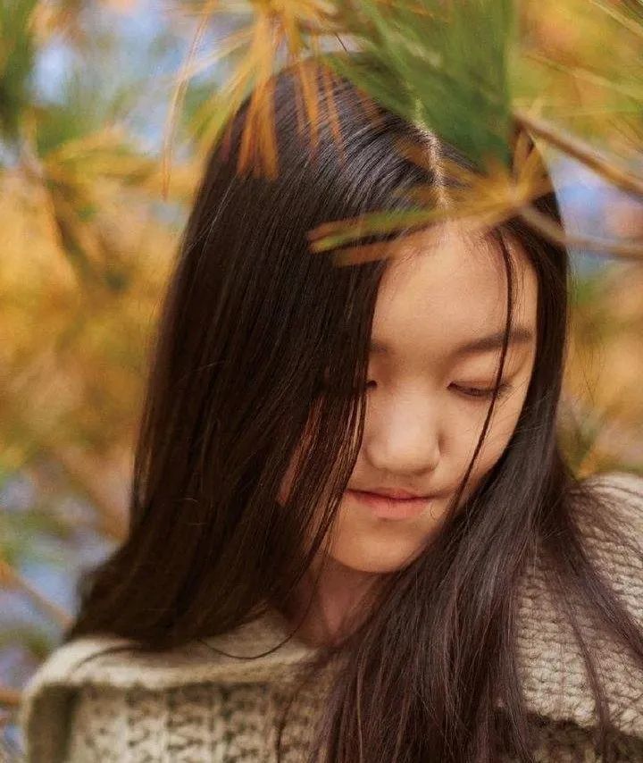 李嫣|李嫣正脸近照，嘴唇已看不出疤痕，像极了年轻时的王菲