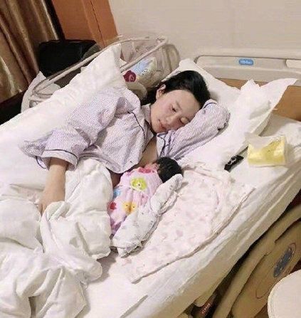 杜星霖|张纪中公开承认再婚，杜星霖暗讽网友可怜，字里行间尽显幸福平和