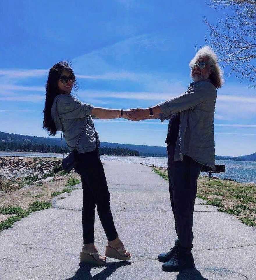 杜星霖|张纪中公开承认再婚，杜星霖暗讽网友可怜，字里行间尽显幸福平和