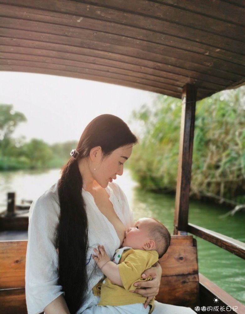 杜星霖|张纪中公开承认再婚，杜星霖暗讽网友可怜，字里行间尽显幸福平和