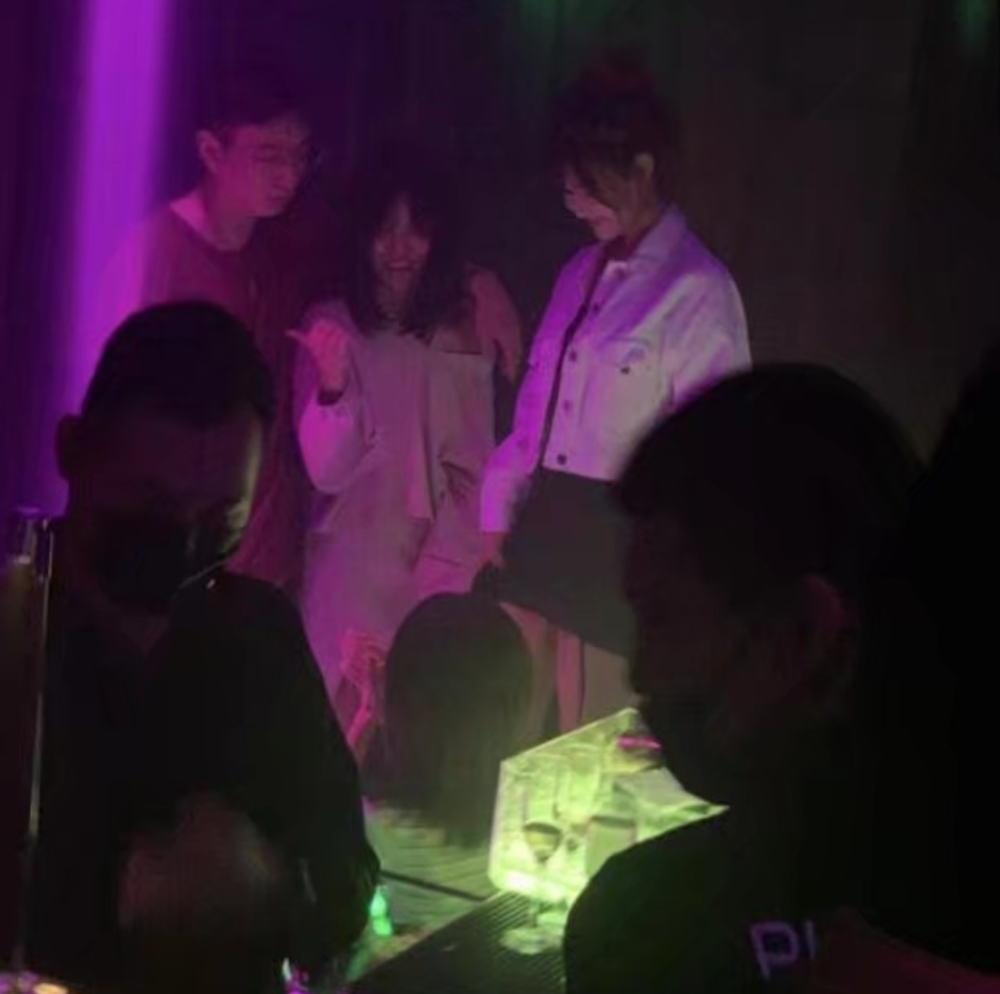 王思聪|懒理与王思聪绯闻，宋美娜晒美照，扎丸子头呆萌青春