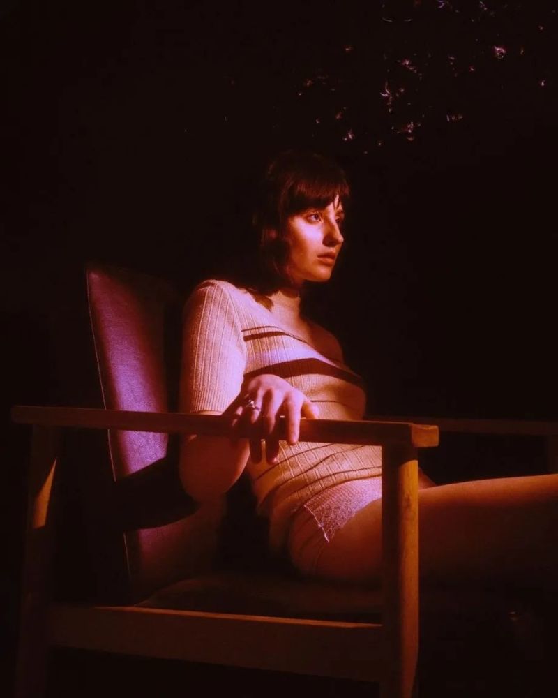 张枣|只要想起一生中后悔的事，梅花便落了下来