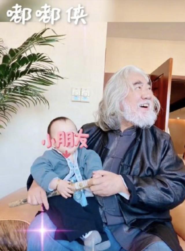 张纪中|69岁张纪中的3段婚姻：38岁娇妻连生两胎，前妻为3亿打官司