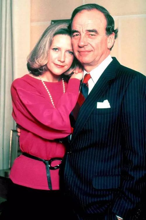 默多克前妻:与前夫相伴32年却惨遭抛弃,比邓文迪她输在哪里?