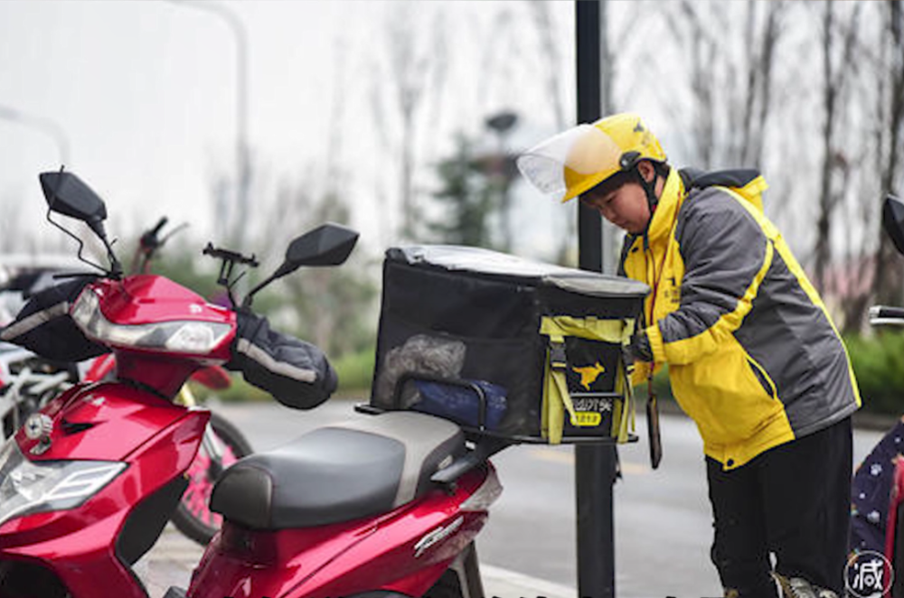 在饿了么做过高管又开过小饭馆,坚决从屁股出发聊聊外卖骑手困境
