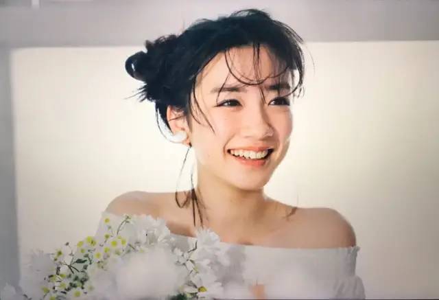 可尔必思|清新美少女的极致版本，这套沁人心脾的长相还能再打20年！