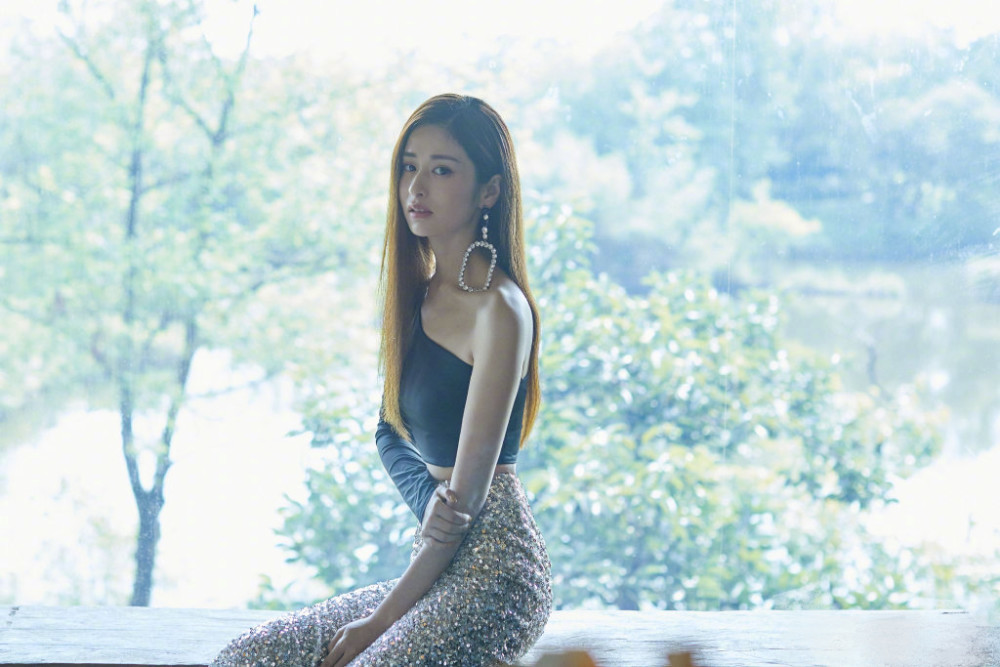 颖儿|颖儿自曝徒步旅行5天瘦10斤，曾为减肥一餐只吃“几粒米”