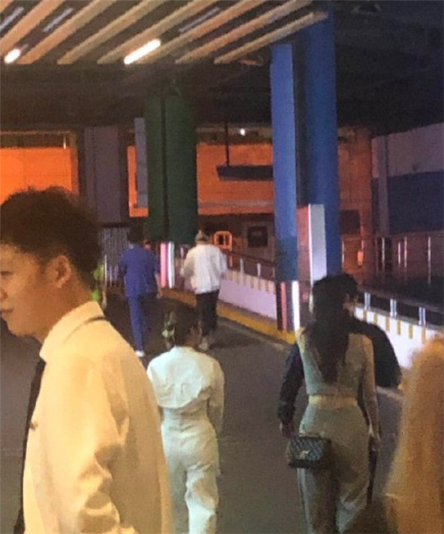 范冰冰|范冰冰李晨复合传闻真相大白，当事人曝有人捆绑范冰冰炒作