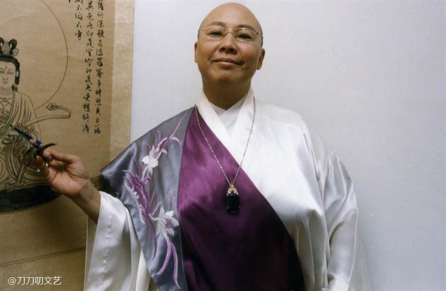费玉清|这姐绝了！费玉清张菲“断供”，恒述欲出自传爆弟弟们的情史
