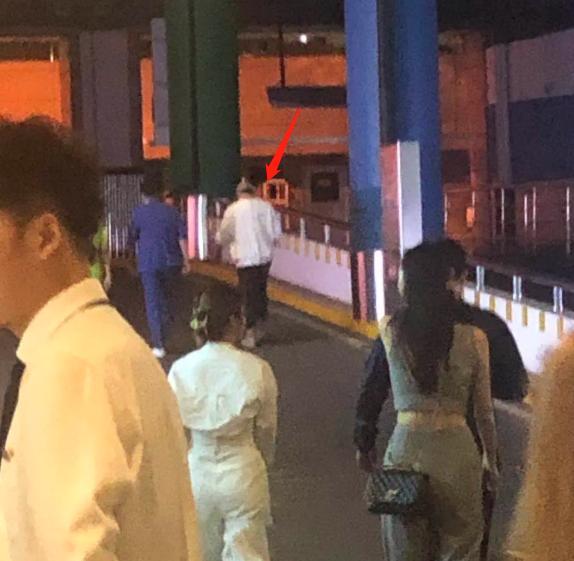 李晨|范冰冰被曝与前男友复合，疑借无人机当众表白，现场有人偶遇李晨
