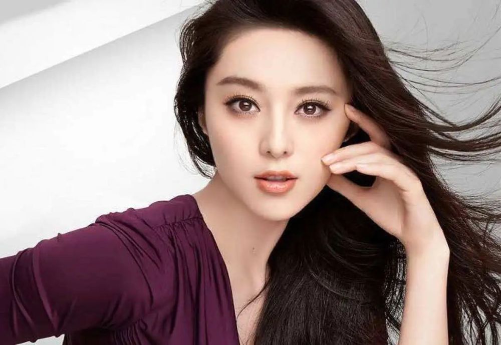 范冰冰|范冰冰李晨复合？女方用无人机示爱，大方表白“我爱大黑牛”