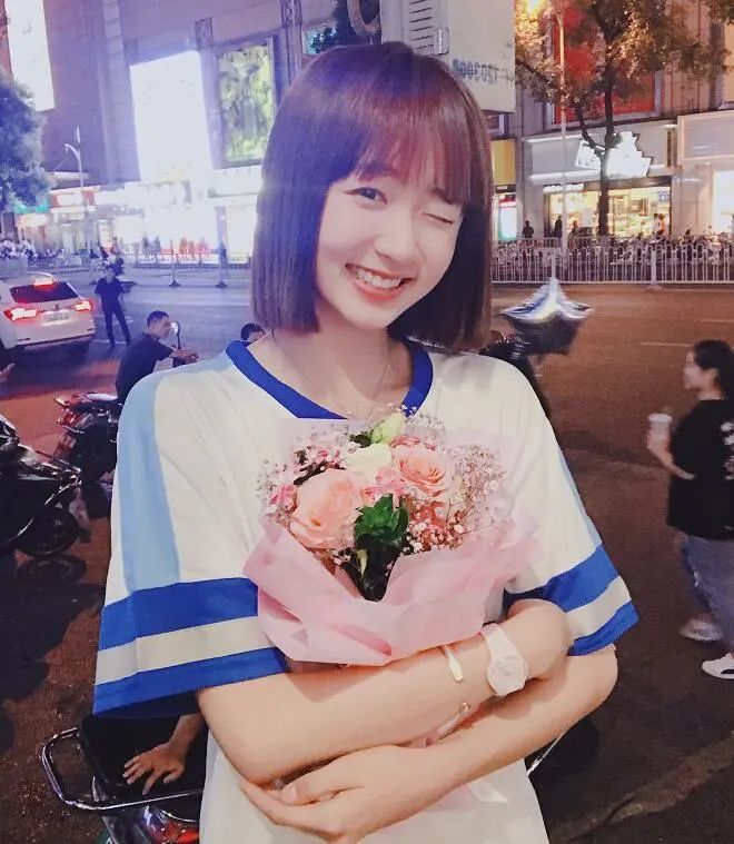 辛有志|徐婕带货首秀破2亿，都是师父师兄功劳，辛巴评价成不了A级主播