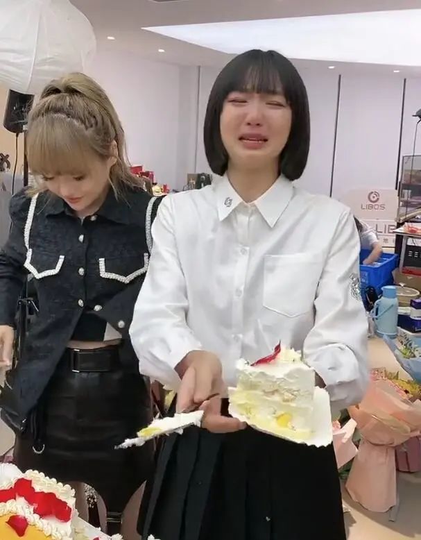 徐婕带货首秀破2亿,都是师父师兄功劳,辛巴评价成不了a级主播